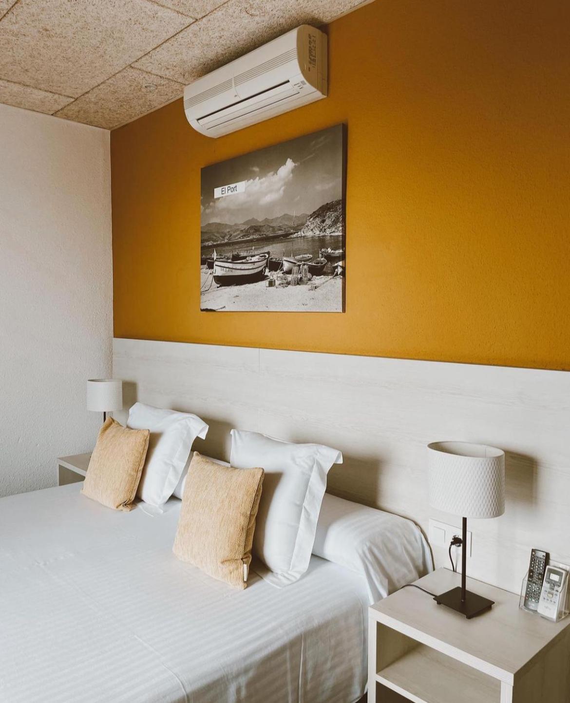 Hotel Gri-Mar Llanca Ngoại thất bức ảnh